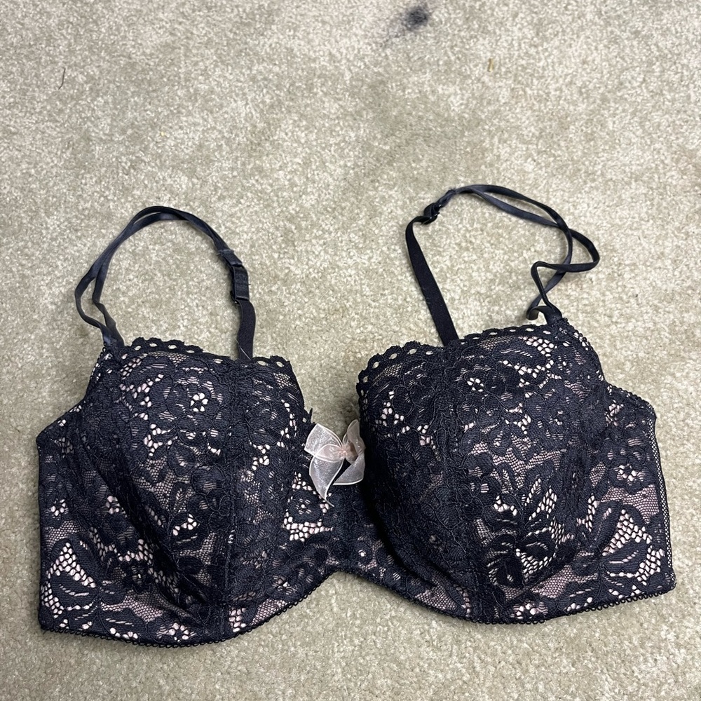 B Temptd Lingerie Set Black Lace Bra 34DD and Medium Thong Unworn